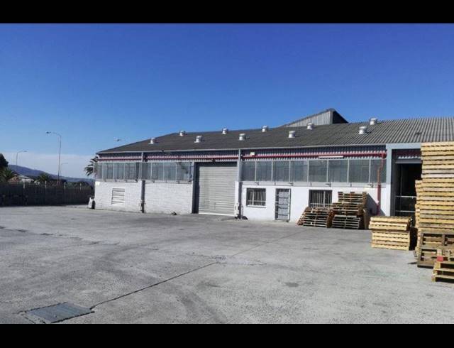 1,581M² WAREHOUSE TO LET IN EPPING INDUSTRIAL